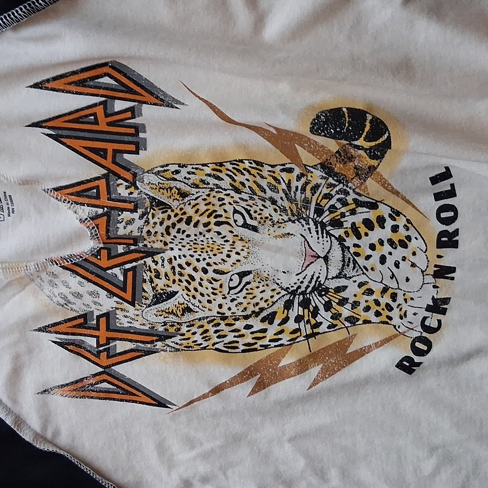 Def Leppard Retro Animal Cropped  Black And White Graphic T-Shirt Women's L - Picture 2 of 4